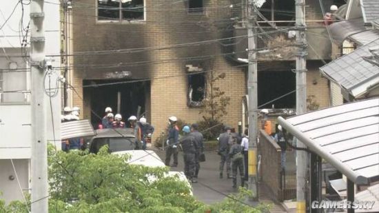 “京阿尼火灾”现场调查开启 日本警方联合消防进行查证
