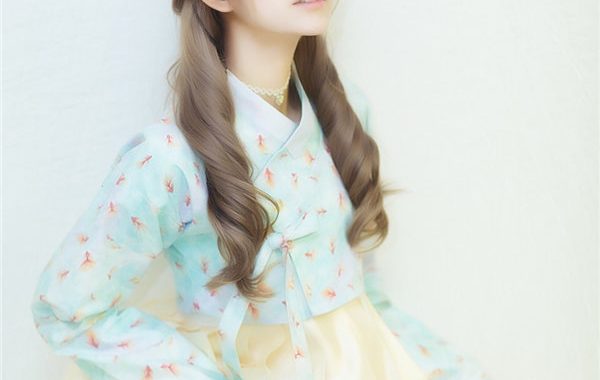 韩国第一美女yurisa又晒新照啦，美得好像瓷娃娃